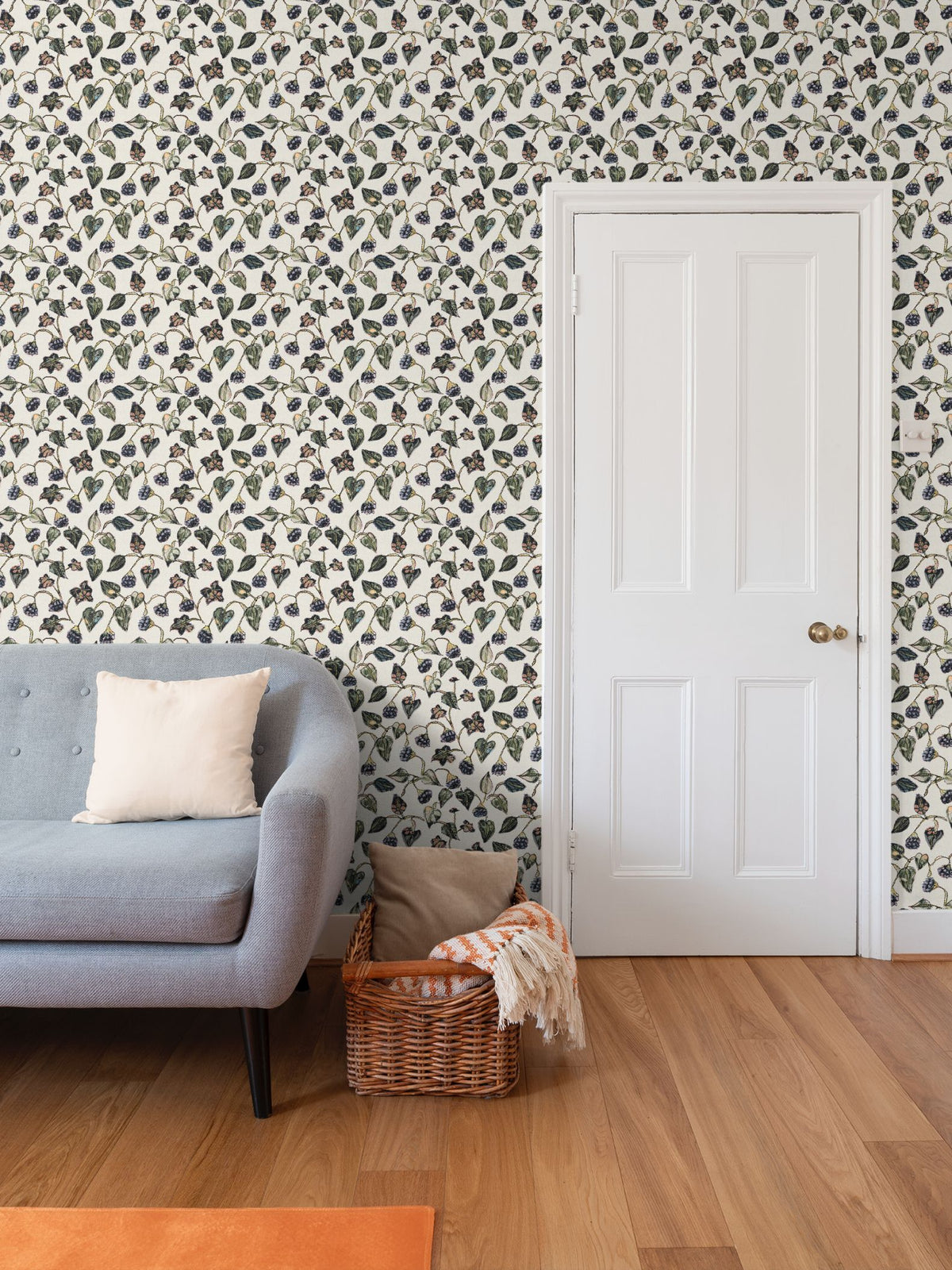 Ivy Repeat Pattern Wallpaper