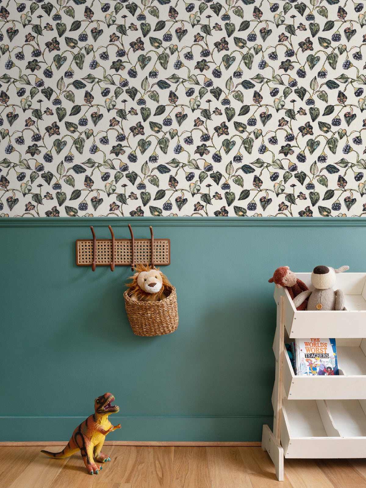 Ivy Repeat Pattern Wallpaper